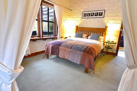 Feathertop Retreat - Tourism Brisbane 2
