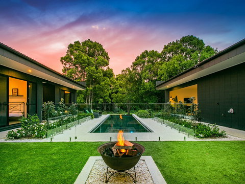 Friday Sabai - Brisbane Tourism 0