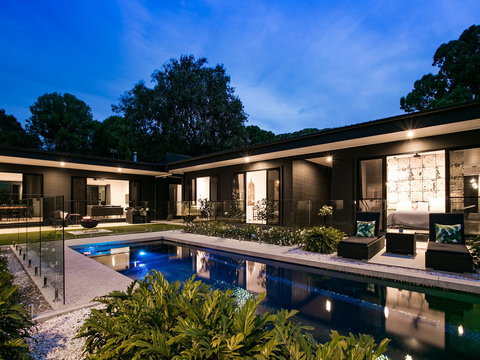 Friday Sabai - Brisbane Tourism 1