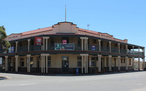 Hotel Boston - Brisbane Tourism 0