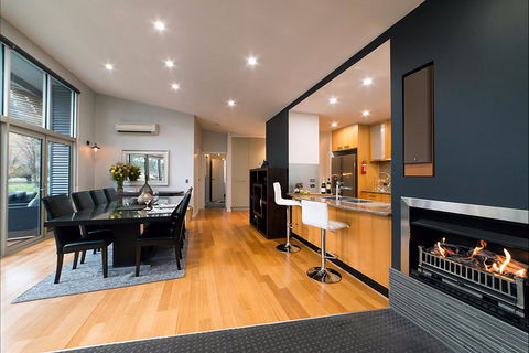 Icon Central Halls Gap - Brisbane 4u 1