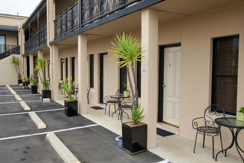 Inverell Terrace Motor Lodge - Brisbane Tourism 1