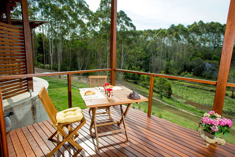 Lilypad Luxury Cabins - Brisbane Tourism 1