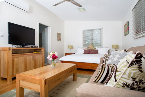 Lilypad Luxury Cabins - Brisbane Tourism 2
