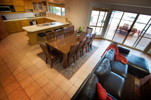Limestone Ridge - Holiday House - Brisbane Tourism 2