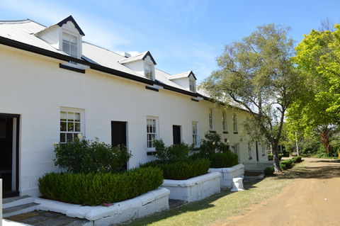 Lythgo's Row Colonial Cottages - Brisbane 4u 1