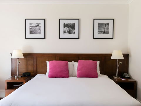 Mercure Canberra - Tourism Brisbane 1