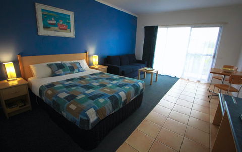 Seaview Motel And Apartments - Brisbane Tourism 0
