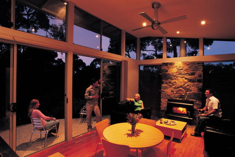 Southern Ocean Retreats - Ridgetop Retreats - Tourism Brisbane 1