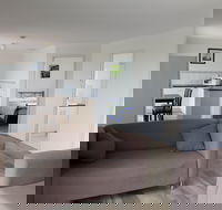 Tarnasey Farm - Cooper's Cottage - Brisbane Tourism