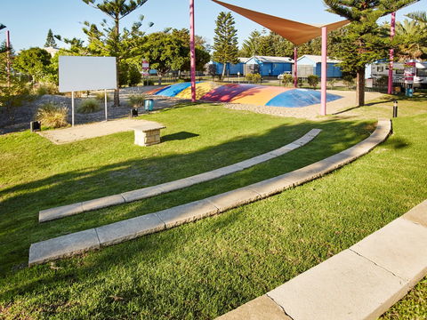 Toowoon Bay Holiday Park - Brisbane 4u 0
