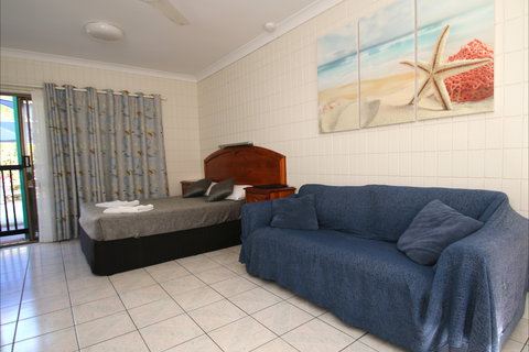 Tropical Palms Resort & 4WD Hire - Brisbane Tourism 2