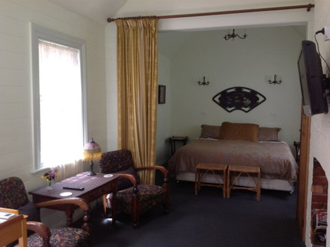 Werndee Accommodation - Tourism Brisbane 2