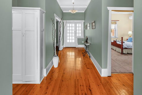 Adelaide Style Accommodation-City And Beach Luxury Home - Brisbane 4u 1