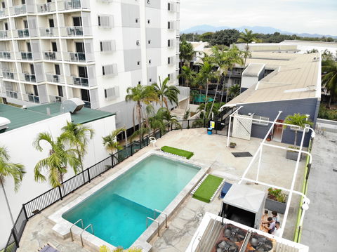 Adventurers Backpackers Resort - Brisbane 4u 1