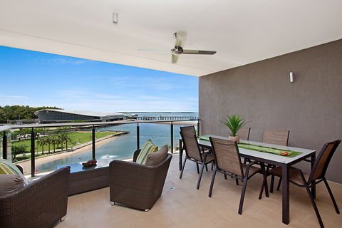 Akuna Waterfront - Brisbane 4u 1