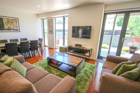 Alegria - Brisbane 4u 0