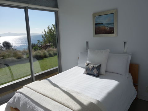 Avalon Coastal Retreat - Brisbane 4u 2