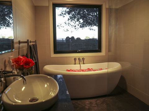 Ballachulish Farm Stay - Brisbane 4u 0