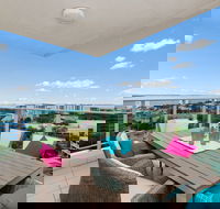 Beachlife Sea Spray Apartment - Tourism Brisbane