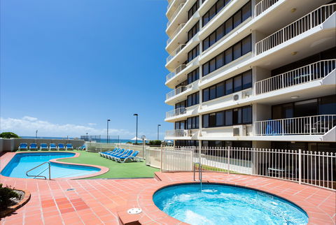 Breakers North - Absolute Beach Front Holiday Apartments - Tourism Brisbane 2