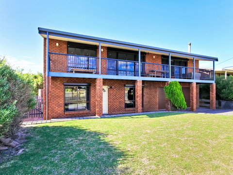 Century 21 SouthCoast: Beach House At Moana - Tourism Brisbane 1