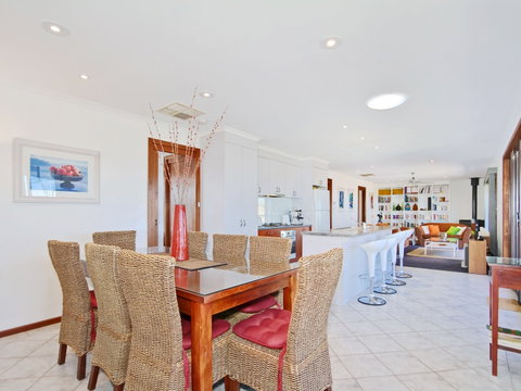Century 21 SouthCoast: Beach House At Moana - Tourism Brisbane 2