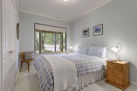 Cottage Retreat/Shady Cottage - Brisbane Tourism 1