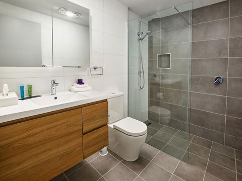 East Maitland Executive Apartments - Brisbane 4u 2