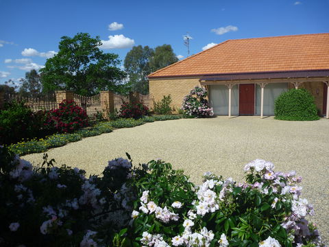 Fairways Bed And  Breakfast At Jerilderie - Tourism Brisbane 1