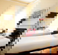 Hotel Claremont Guest House - Brisbane Tourism