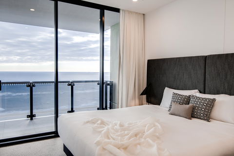 Iconic Kirra Beach Resort - Tourism Brisbane 0