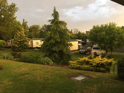 Inverell Caravan Park - Brisbane 4u 1