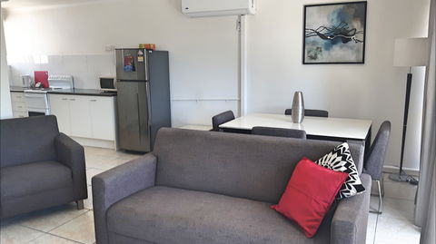 Jadran Motel And El Jays Holiday Lodge - Brisbane Tourism 2