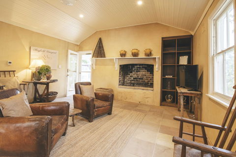 Mayfield Vineyard Cottages - Brisbane 4u 2