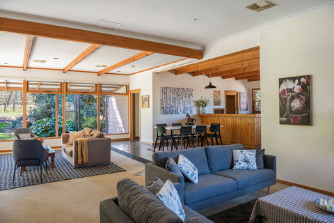 McLaren Vale Getaways - Brisbane 4u 1