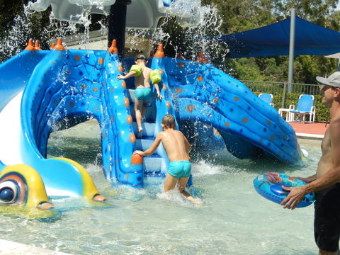 Middle Rock Holiday Resort - Tourism Brisbane 1
