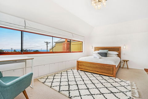 Newcastle Executive Homes - Oceanview Terrace - Brisbane 4u 0