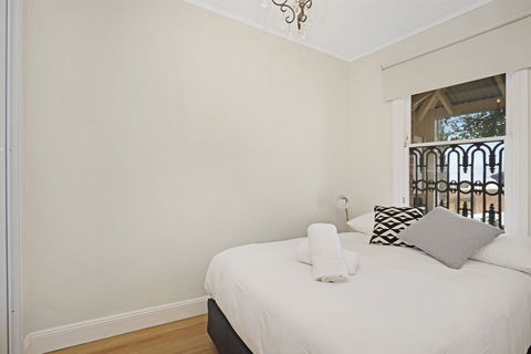 Newcastle Executive Homes - Oceanview Terrace - Brisbane 4u 1