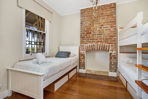 Newcastle Executive Homes - Oceanview Terrace - Brisbane 4u 2