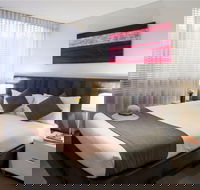Oaks Nelson Bay Lure Suites - Brisbane Tourism