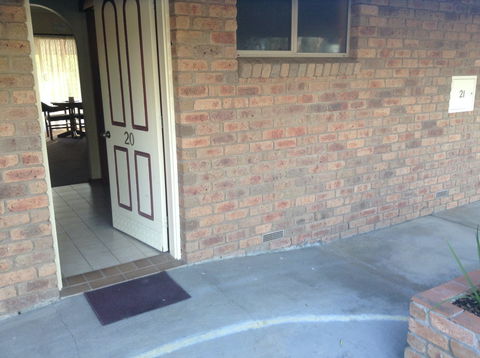 Paradise Lakes Motel - Tourism Brisbane 1