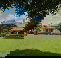 Petersons Guesthouse and Winery - Brisbane 4u