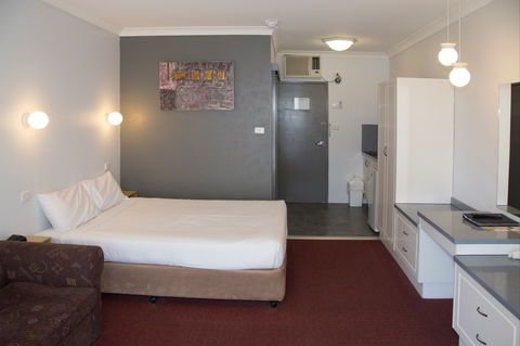 Port Aloha Motel - Tourism Brisbane 1