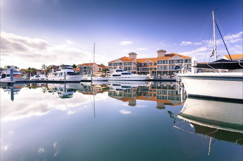 Ramada By Wyndham Hope Harbour - Brisbane 4u 1