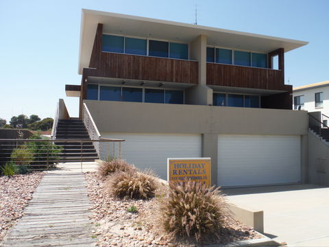 Relax At Tipara - Tourism Brisbane 0