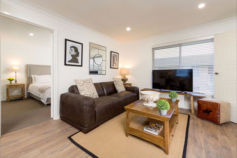 Sleeping In Style - Brisbane 4u 0
