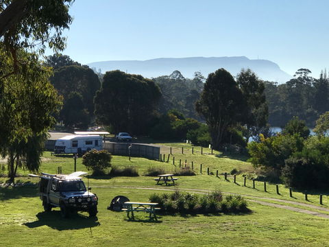Snug Beach Cabin And Caravan Park - Brisbane 4u 0