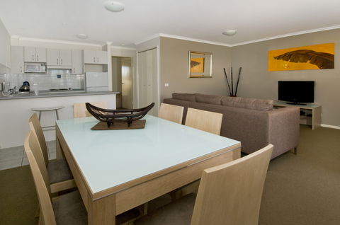 South Pacific Apartments - Brisbane Tourism 0