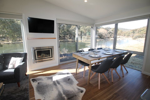 Stillwater B - Tourism Brisbane 1